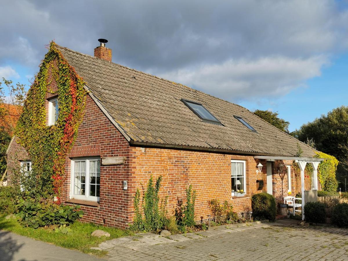 Smittshoern 3 - Nordsee Erdgeschosswohnung Mit Eingezaeunten Garten, Kamin Und Lounge! Altfunnixsiel Extérieur photo