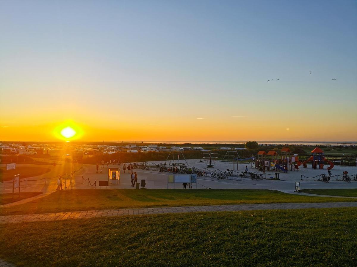 Smittshoern 3 - Nordsee Erdgeschosswohnung Mit Eingezaeunten Garten, Kamin Und Lounge! Altfunnixsiel Extérieur photo